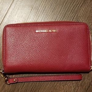 New Michael Kors wristlet/wallet